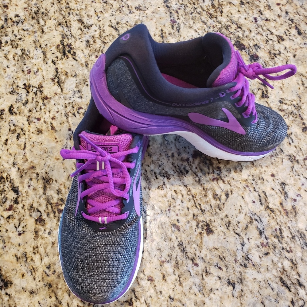 Brooks Pure Cadence 7 NWT size 9